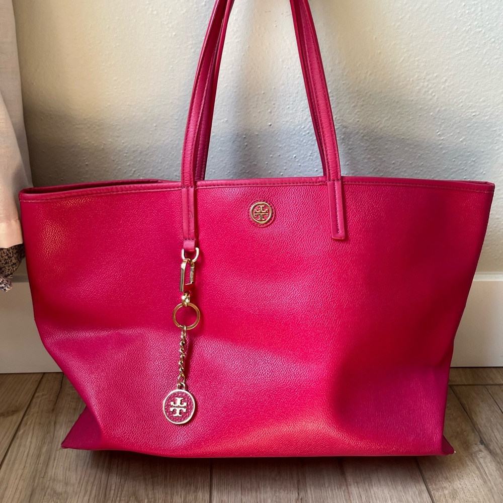 Tory Burch Pink Tote Bag with Elegant Design